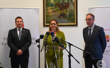 Megkezdődik a gondosórák kiküldése a 80 éven felülieknek