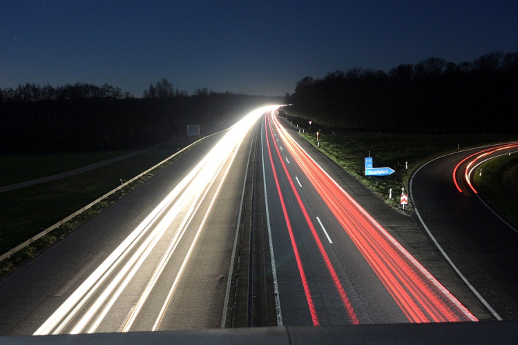 Kétszintű ügyfélazonosítás kell hétfőtől az e-matrica-vásárláshoz