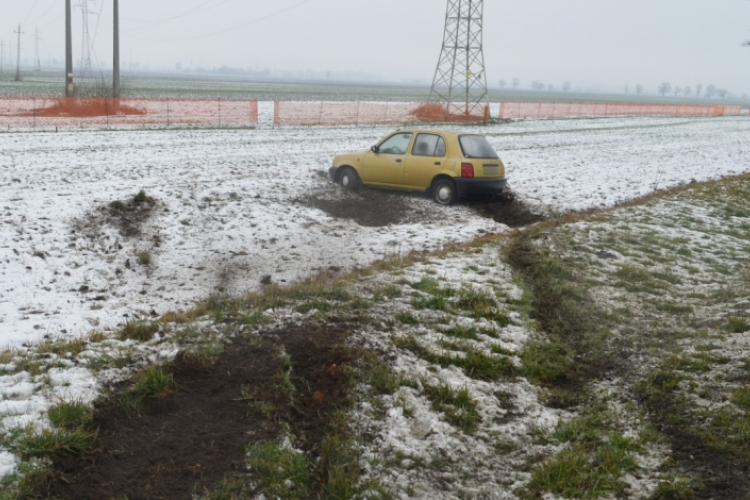 Előzés közben balesetet okozott, majd lelépett a helyszínről