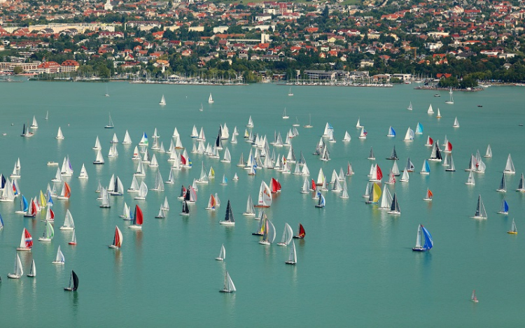 Kékszalag - Mintegy 550 hajót és csaknem 2800 versenyzőt várnak az 56. nagydíjra